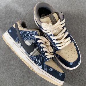 Travis Scott’s Nike Sb Dunk Low - Size: 9.5